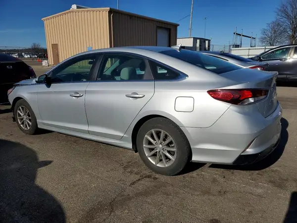 5NPE24AAXJH707030 2018 HYUNDAI SONATA - Image 2