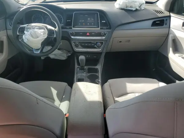 5NPE24AAXJH715743 2018 HYUNDAI SONATA - Image 8