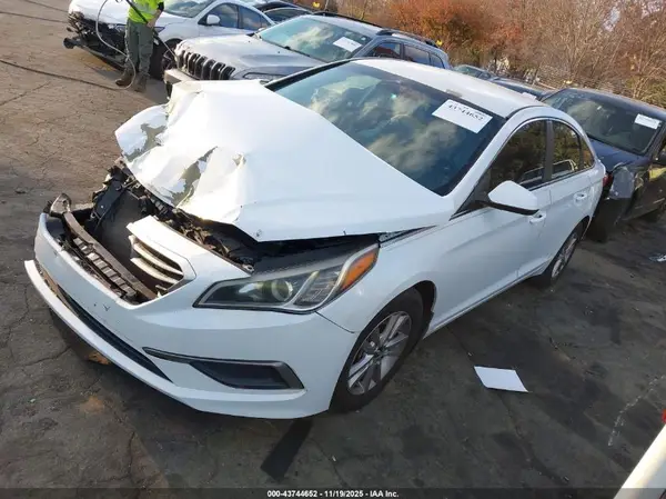 5NPE24AF0GH303013 2016 HYUNDAI SONATA - Image 2