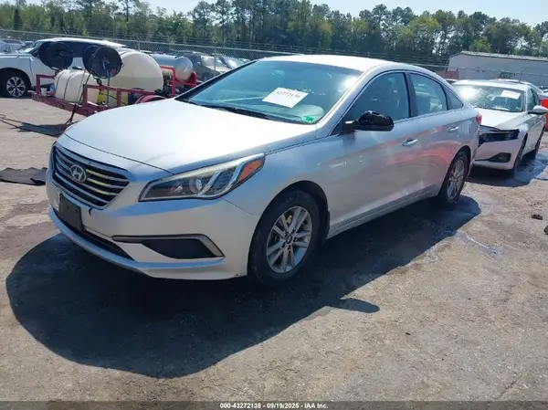 5NPE24AF0GH303903 2016 HYUNDAI SONATA - Image 2