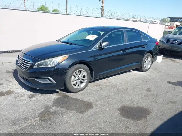 5NPE24AF0GH305666 2016 HYUNDAI SONATA - Image 2