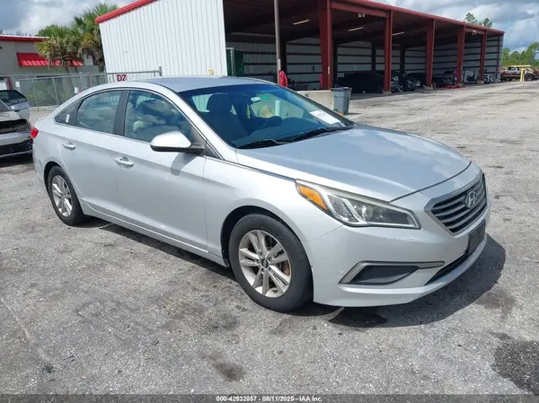 5NPE24AF0GH313024 2016 HYUNDAI SONATA - Image 1