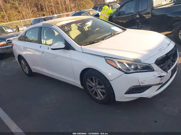 5NPE24AF0GH318644 2016 HYUNDAI SONATA - Image 1