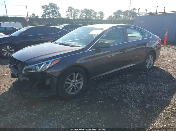 5NPE24AF0GH318949 2016 HYUNDAI SONATA - Image 2