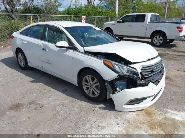 5NPE24AF0GH320555 2016 HYUNDAI SONATA - Image 1