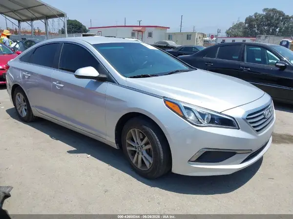 5NPE24AF0GH337338 2016 HYUNDAI SONATA - Image 1