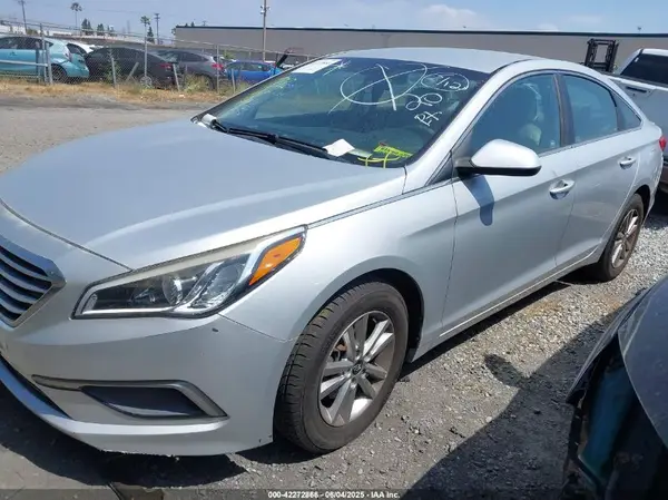 5NPE24AF0GH339493 2016 HYUNDAI SONATA - Image 2