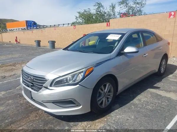 5NPE24AF0GH360215 2016 HYUNDAI SONATA - Image 2
