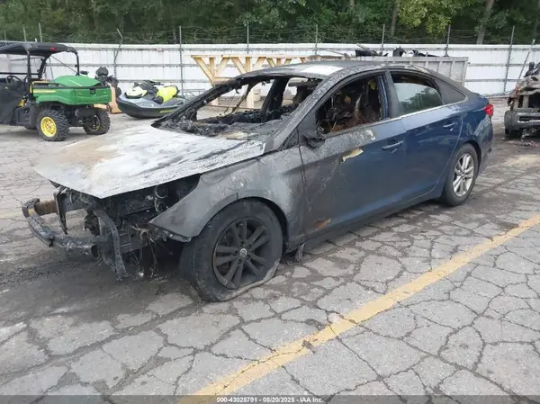 5NPE24AF0GH364247 2016 HYUNDAI SONATA - Image 2
