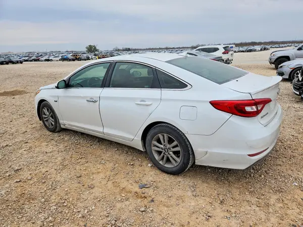 5NPE24AF0GH370985 2016 HYUNDAI SONATA - Image 2
