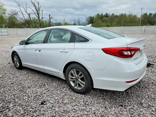 5NPE24AF0GH375538 2016 HYUNDAI SONATA - Image 2