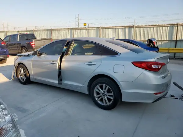 5NPE24AF0GH375877 2016 HYUNDAI SONATA - Image 2