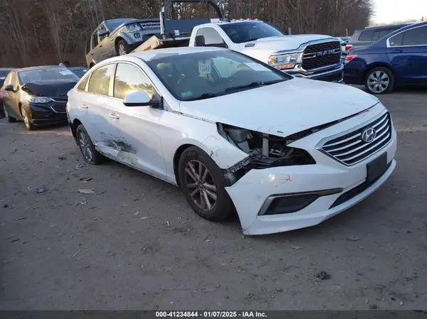 5NPE24AF0GH382795 2016 HYUNDAI SONATA - Image 1