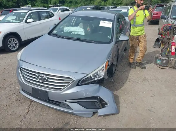 5NPE24AF0GH385258 2016 HYUNDAI SONATA - Image 2