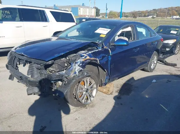 5NPE24AF0GH387558 2016 HYUNDAI SONATA - Image 2