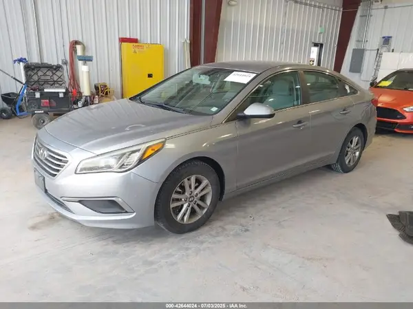 5NPE24AF0GH393750 2016 HYUNDAI SONATA - Image 2