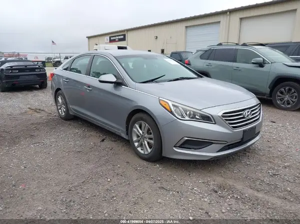 5NPE24AF0GH417514 2016 HYUNDAI SONATA - Image 1