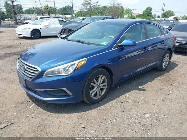 5NPE24AF0HH438607 2017 HYUNDAI SONATA - Image 2