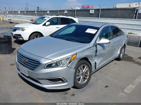 5NPE24AF0HH440633 2017 HYUNDAI SONATA - Image 2