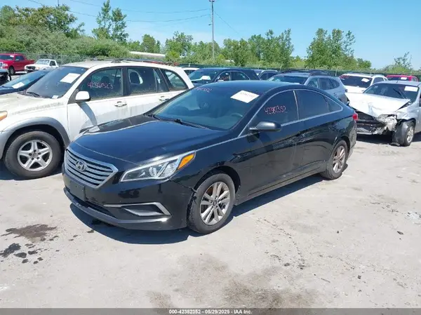 5NPE24AF0HH445024 2017 HYUNDAI SONATA - Image 2