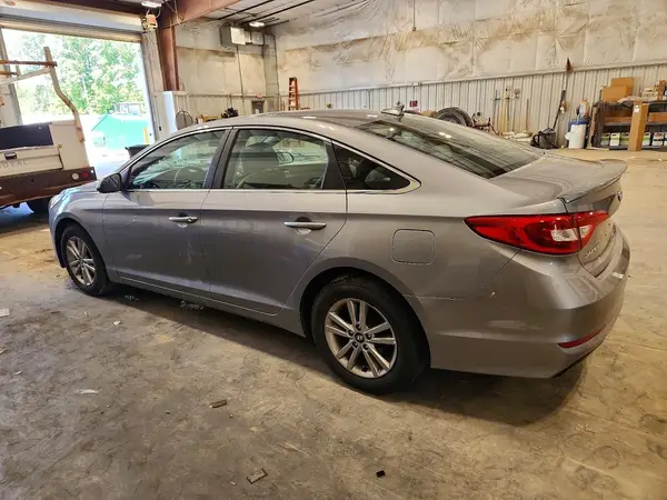 5NPE24AF0HH445105 2017 HYUNDAI SONATA - Image 2