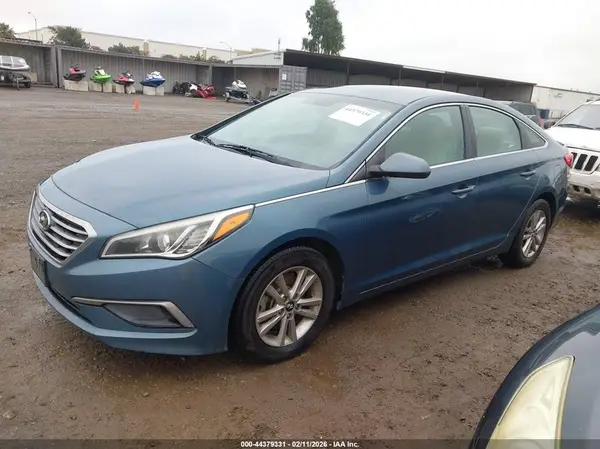 5NPE24AF0HH445489 2017 HYUNDAI SONATA - Image 2