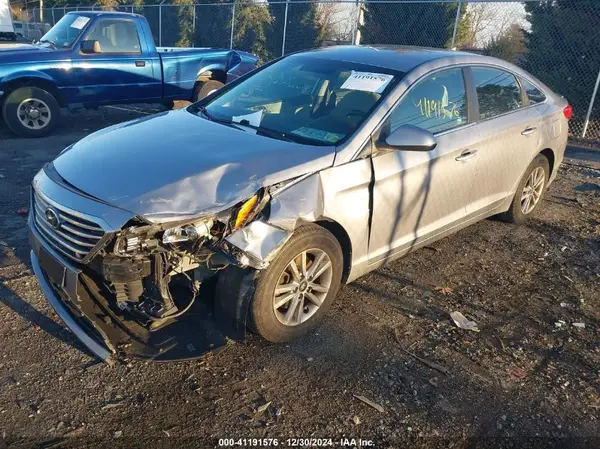 5NPE24AF0HH447503 2017 HYUNDAI SONATA - Image 2