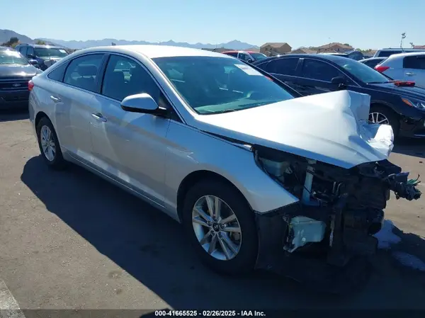 5NPE24AF0HH451034 2017 HYUNDAI SONATA - Image 1