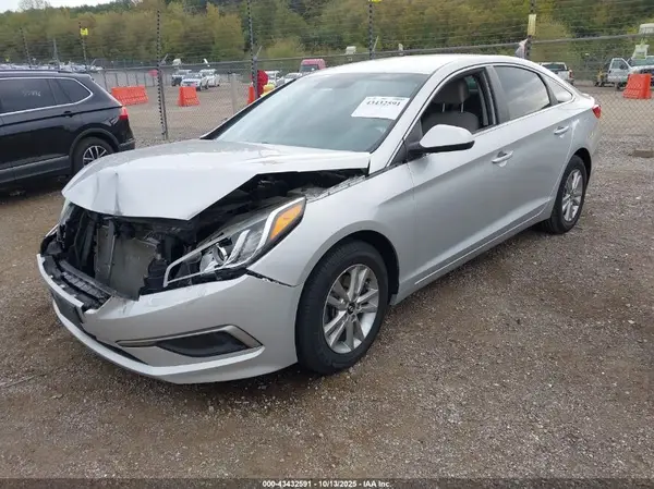5NPE24AF0HH453771 2017 HYUNDAI SONATA - Image 2