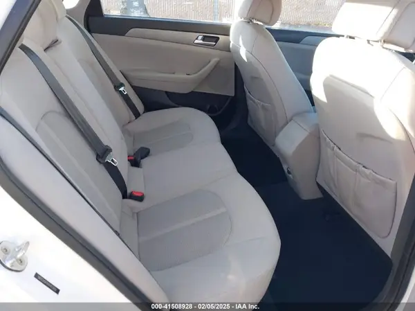 5NPE24AF0HH453950 2017 HYUNDAI SONATA - Image 8