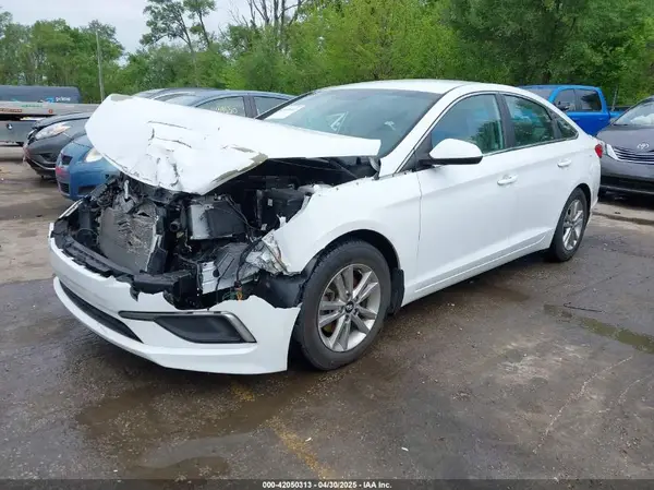 5NPE24AF0HH458033 2017 HYUNDAI SONATA - Image 2