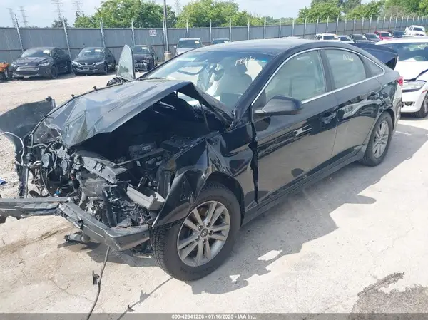 5NPE24AF0HH459943 2017 HYUNDAI SONATA - Image 2