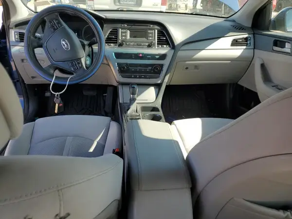 5NPE24AF0HH469520 2017 HYUNDAI SONATA - Image 8