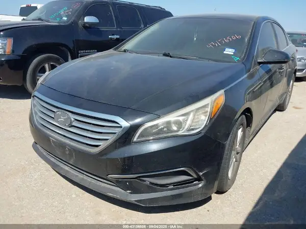 5NPE24AF0HH469758 2017 HYUNDAI SONATA - Image 2