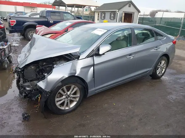 5NPE24AF0HH471493 2017 HYUNDAI SONATA - Image 2