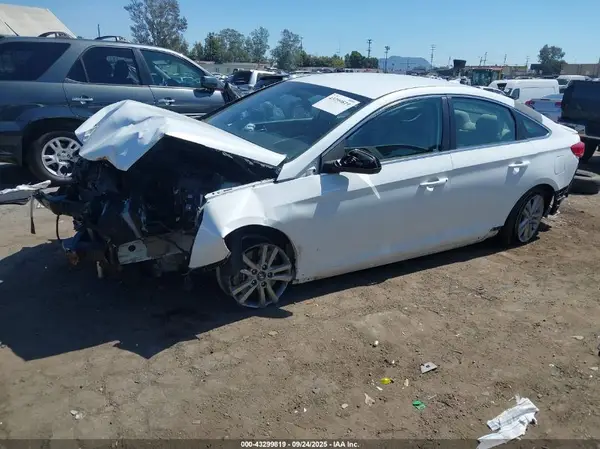 5NPE24AF0HH472594 2017 HYUNDAI SONATA - Image 2