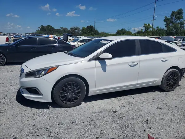 5NPE24AF0HH474104 2017 HYUNDAI SONATA - Image 1