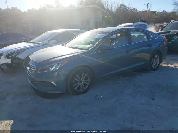 5NPE24AF0HH475396 2017 HYUNDAI SONATA - Image 2