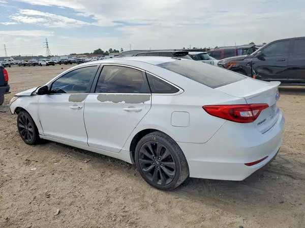 5NPE24AF0HH477018 2017 HYUNDAI SONATA - Image 2