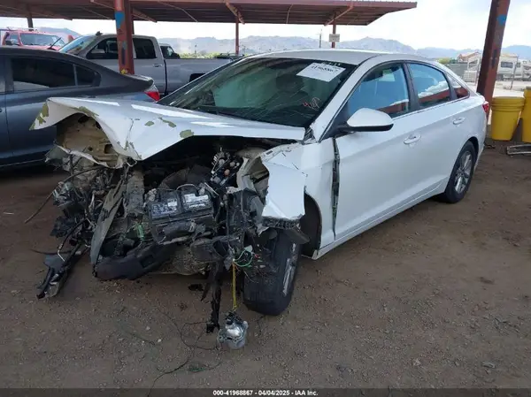 5NPE24AF0HH477584 2017 HYUNDAI SONATA - Image 2