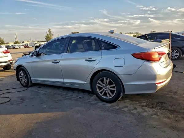 5NPE24AF0HH478038 2017 HYUNDAI SONATA - Image 2