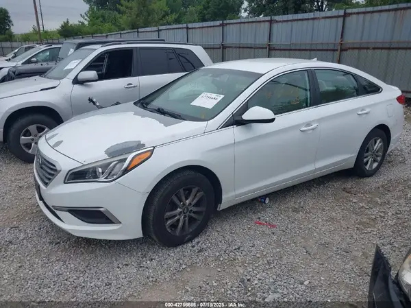 5NPE24AF0HH479688 2017 HYUNDAI SONATA - Image 2
