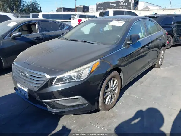 5NPE24AF0HH481263 2017 HYUNDAI SONATA - Image 2