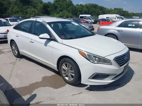 5NPE24AF0HH483904 2017 HYUNDAI SONATA - Image 1