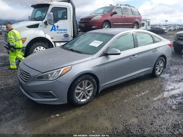 5NPE24AF0HH487676 2017 HYUNDAI SONATA - Image 2