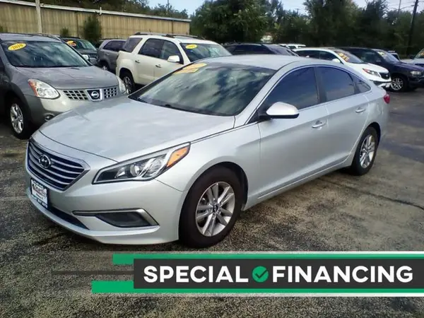 5NPE24AF0HH492764 2017 HYUNDAI SONATA - Image 1