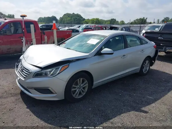 5NPE24AF0HH492862 2017 HYUNDAI SONATA - Image 2