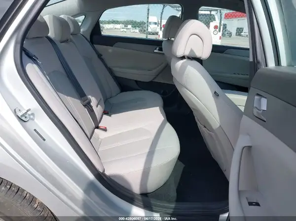 5NPE24AF0HH492862 2017 HYUNDAI SONATA - Image 8