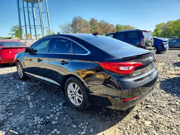 5NPE24AF0HH504668 2017 HYUNDAI SONATA - Image 2