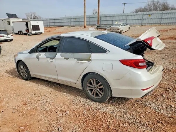 5NPE24AF0HH505724 2017 HYUNDAI SONATA - Image 2